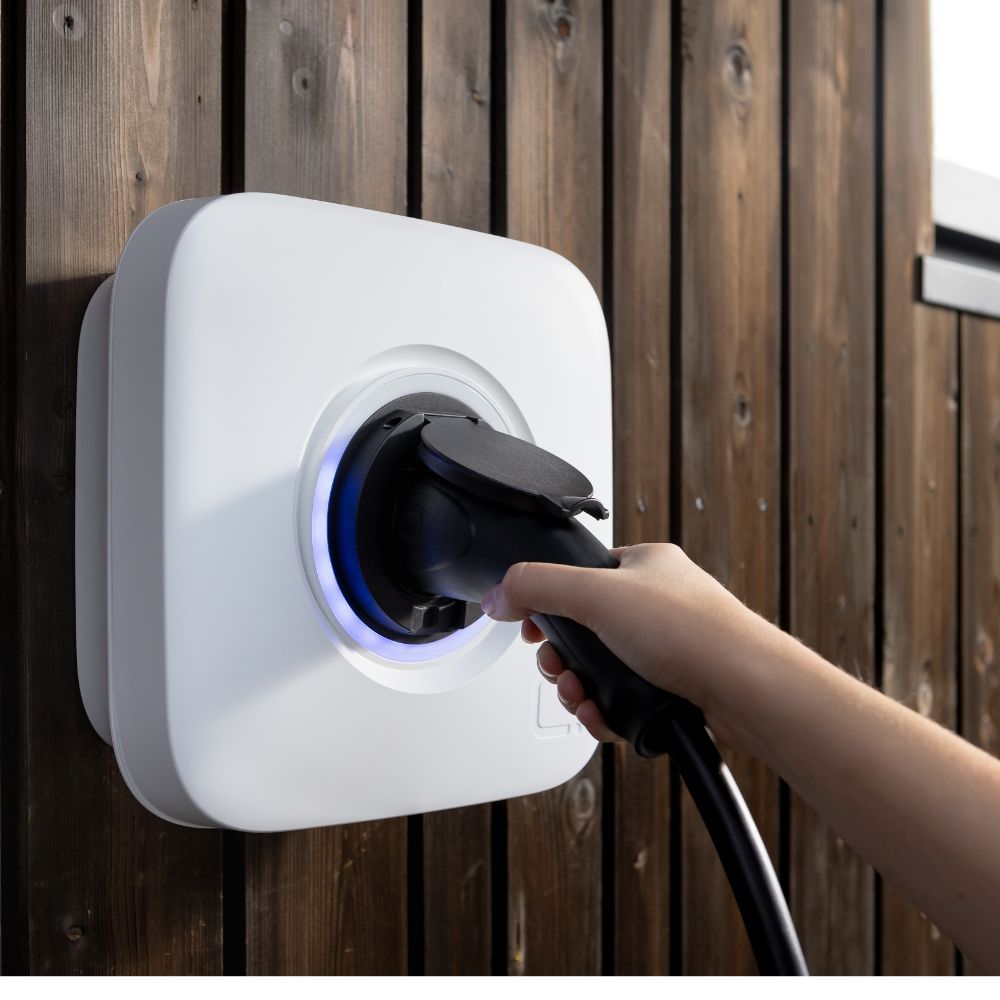 Futurehome EV Charger - white