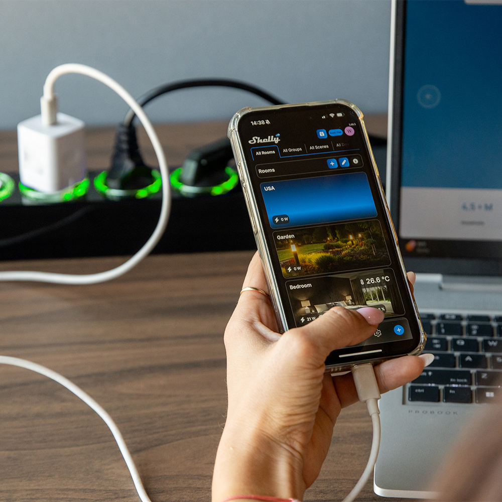 Shelly Wall Display XL Black