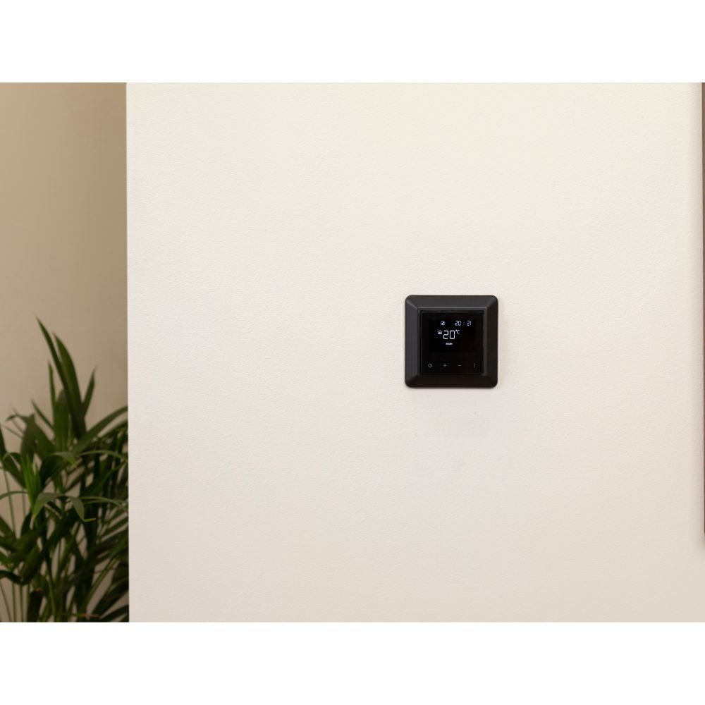 Futurehome Smart Thermostat - black